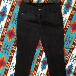 White House black market size 00